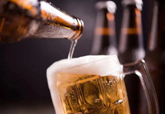 精酿啤酒高端化及差异化投放户外广告的原因是什么?