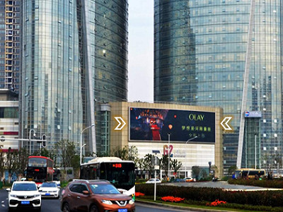 武汉光谷国际广场LED屏广告