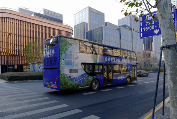 摩根银行上海观光车广告