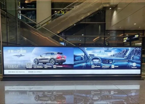 大众汽车机场广告