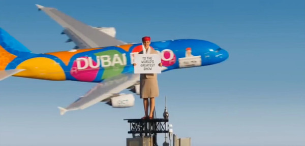 迪拜世博会飞机广告