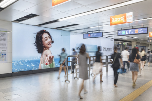 深圳地铁广告案例图